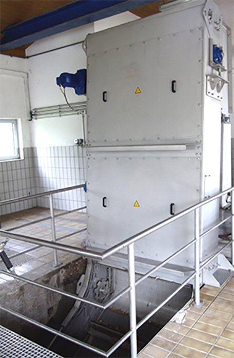 An installation of the FSM mullti-angle screen at a plant.